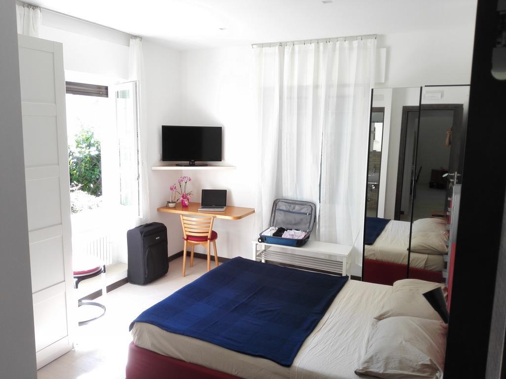 B&B Rosa Blu Como Buitenkant foto