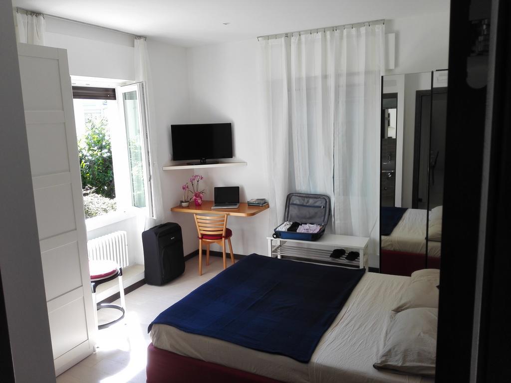 B&B Rosa Blu Como Buitenkant foto
